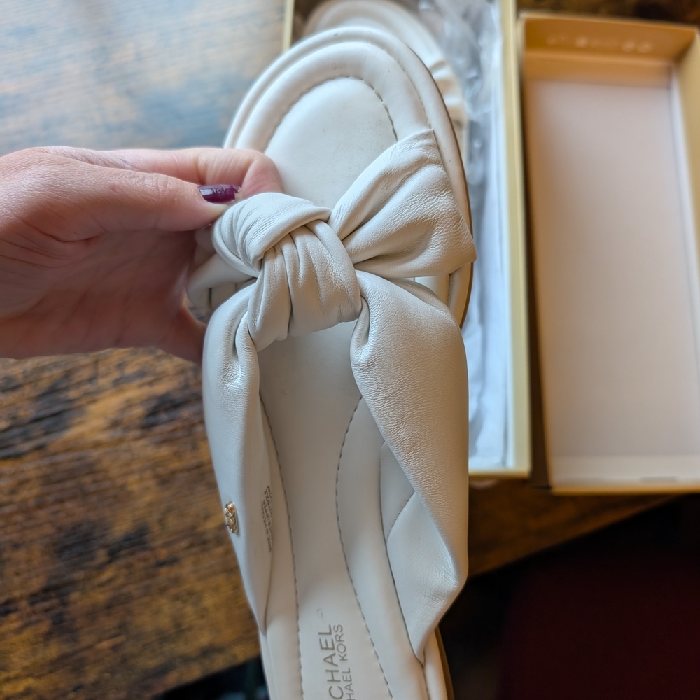 Michael Kors Elena Flat White Slide Sandals Size 8 - Picture 7 of 7